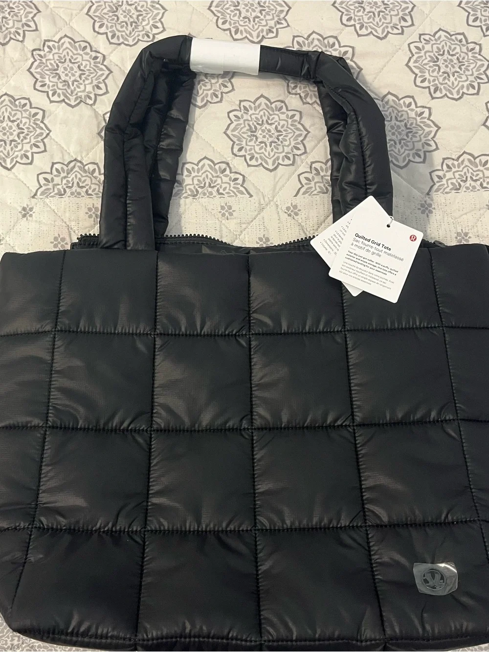 lululemon black puffer bag Vest & Quilted By In Black, Size:10 Made from the labels down Lululemon Quilted Grid Tote Bag
